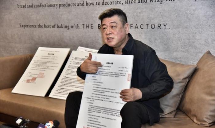 版权之战 陈乔恩前经纪人一审败诉，带病坚守华纳维权路